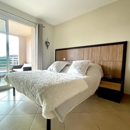 Apartment Salin Bay
